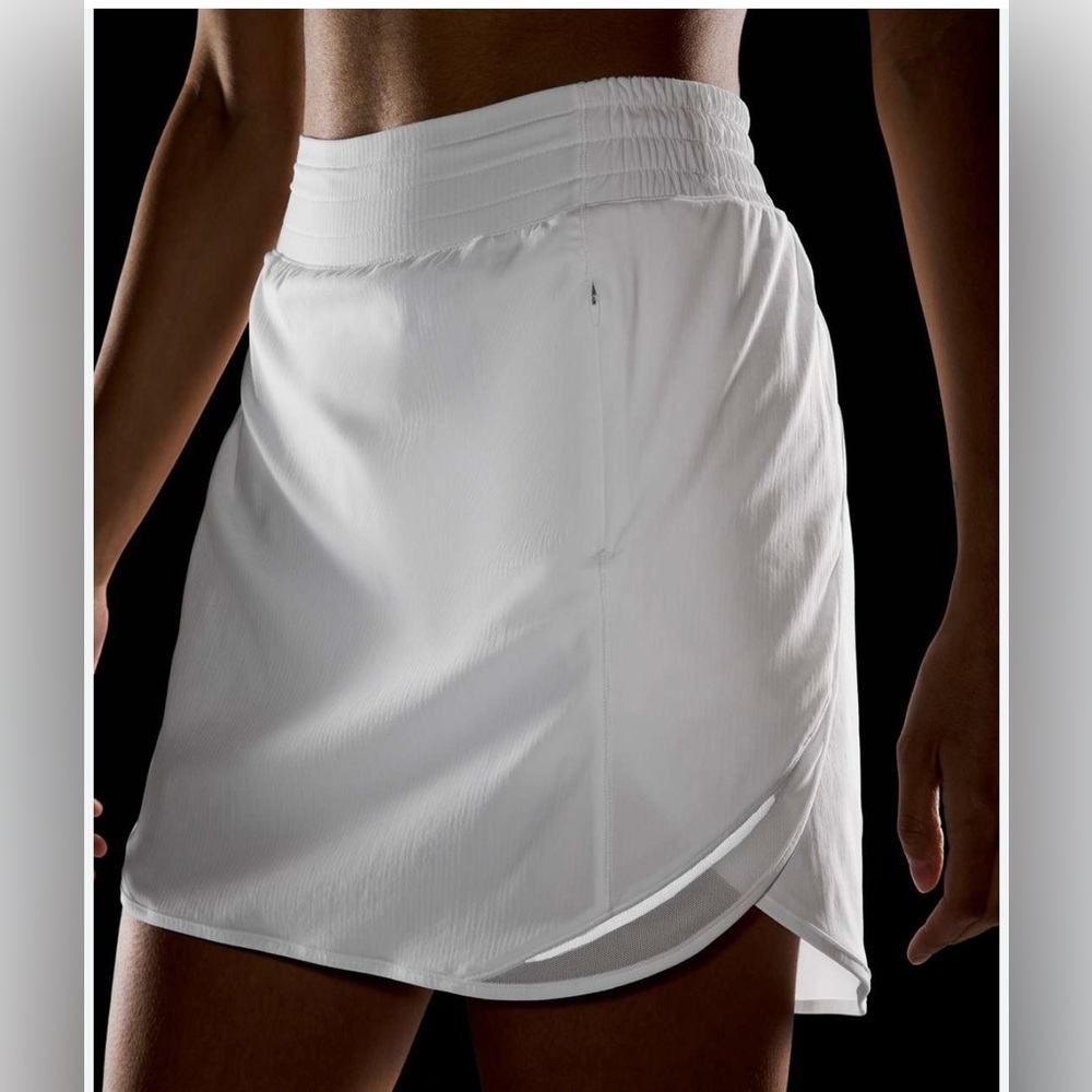lululemon athletica White Hotty Hot High-Rise Skirt Skirt with Zip Pocket NWT